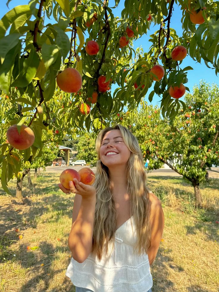 happy girl in the peach orchard 🤍🍑